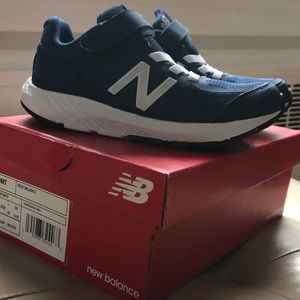 Little boys 1.5 NIB New Balance sneakers